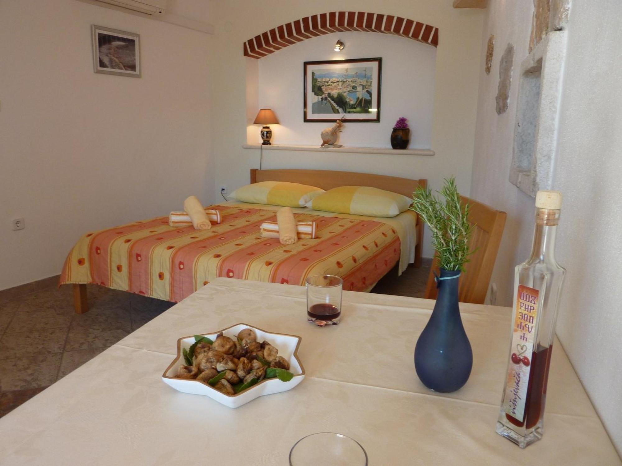 Paradise Stone Apartments Bol Room photo