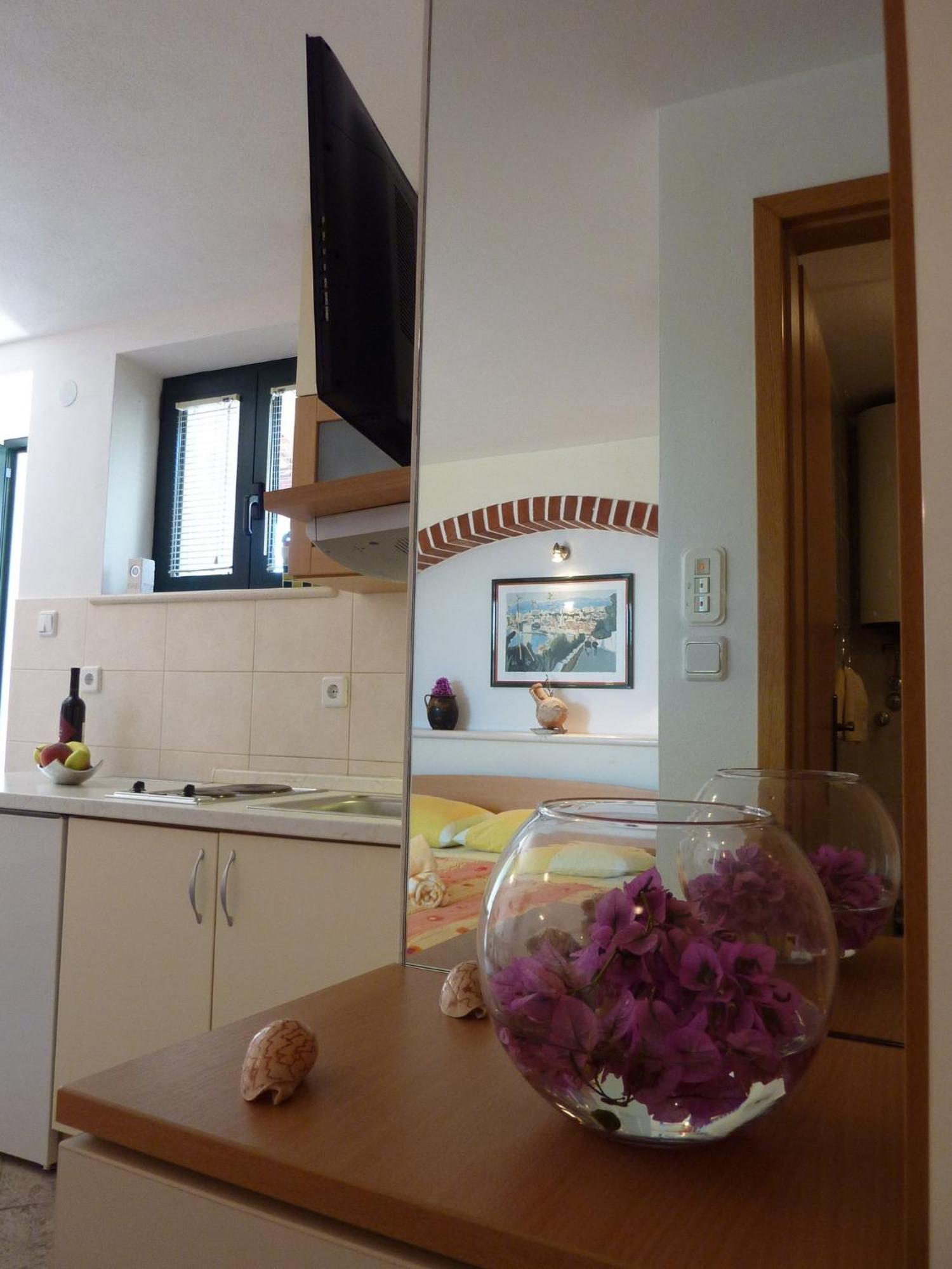 Paradise Stone Apartments Bol Room photo